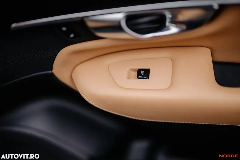 Volvo XC90 din 2021 cu 83.630 km - oferta VOL179773 - foto 35