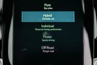 Volvo XC90 din 2021 cu 83.630 km - oferta VOL179773 - foto 39