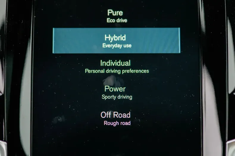 Volvo XC90 din 2021 cu 83.630 km - oferta VOL179773 - foto 39