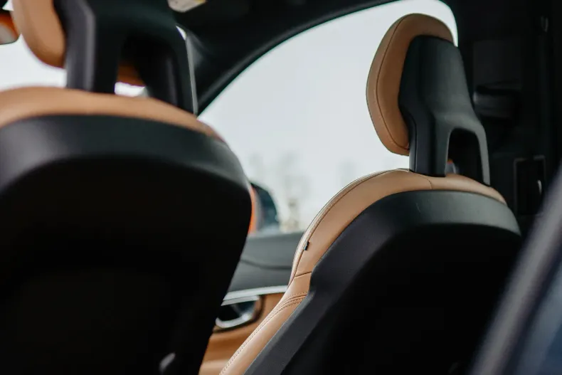 Volvo XC90 din 2021 cu 83.630 km - oferta VOL179773 - foto 40