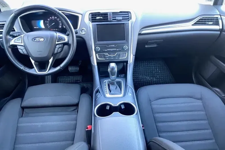 Ford Mondeo din 2022 cu 69.758 km - oferta FOR179774 - foto 9