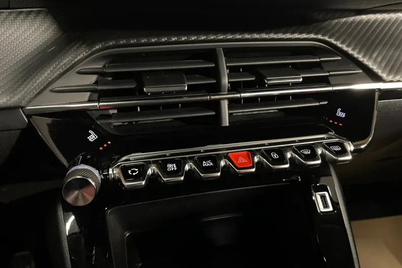 Peugeot 208 din 2023 cu 86.581 km - oferta PEU179792 - foto 19