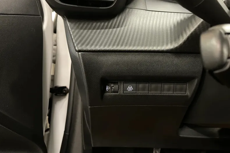 Peugeot 208 din 2023 cu 86.581 km - oferta PEU179792 - foto 22