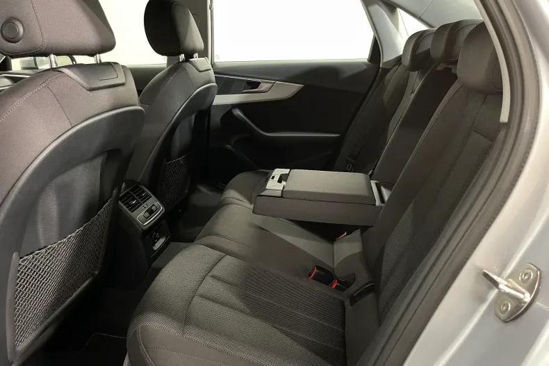 Audi A4 din 2022 cu 38.069 km - oferta AUD179793 - foto 12