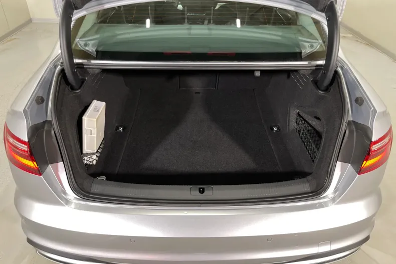 Audi A4 din 2022 cu 38.069 km - oferta AUD179793 - foto 13