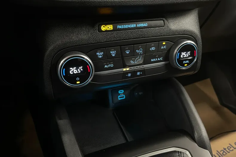 Ford Focus din 2022 cu 59.435 km - oferta FOR179808 - foto 19