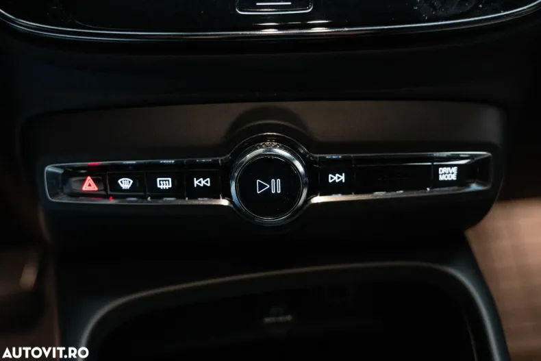 Volvo XC40 din 2022 cu 111.300 km - oferta VOL179819 - foto 16
