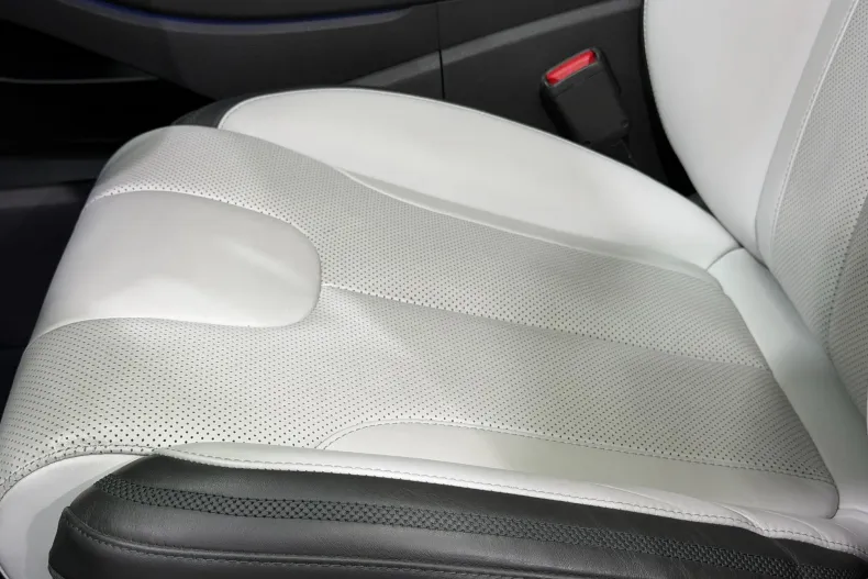 Hyundai SANTA FE din 2022 cu 41.457 km - oferta HYU179827 - foto 22