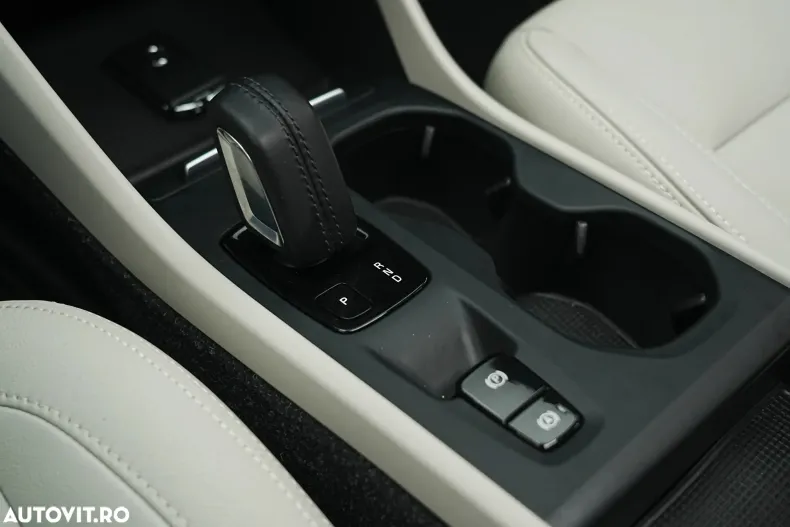 Volvo XC40 din 2021 cu 174.000 km - oferta VOL179845 - foto 32