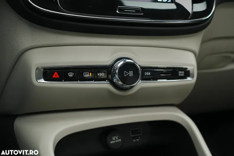 Volvo XC40 din 2021 cu 174.000 km - oferta VOL179845 - foto 33
