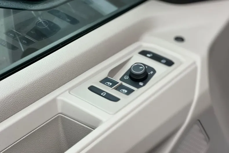 Volkswagen Multivan din 2024 cu 95.620 km - oferta VOL179871 - foto 12