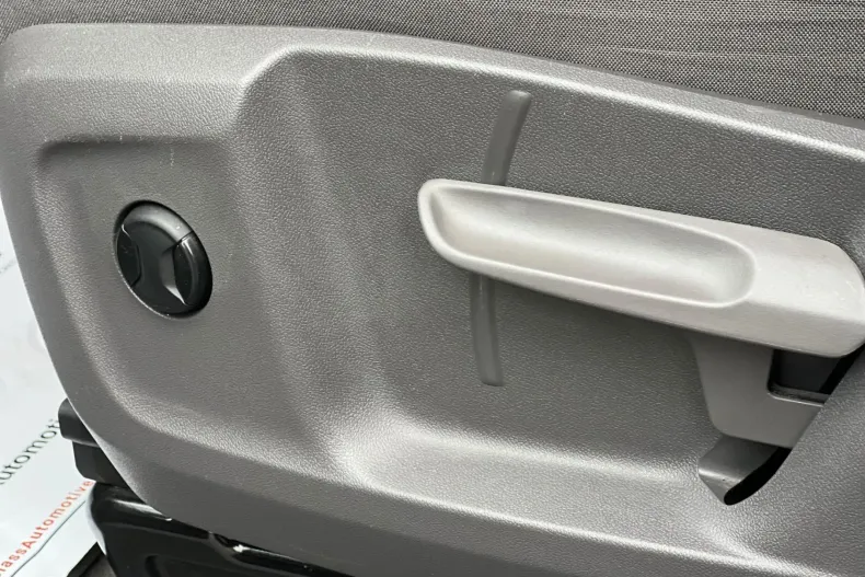 Volkswagen Multivan din 2024 cu 95.620 km - oferta VOL179871 - foto 14