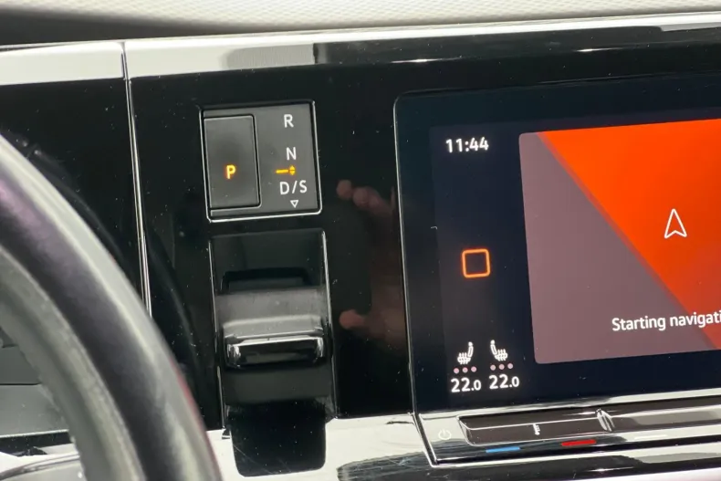 Volkswagen Multivan din 2024 cu 95.620 km - oferta VOL179871 - foto 23