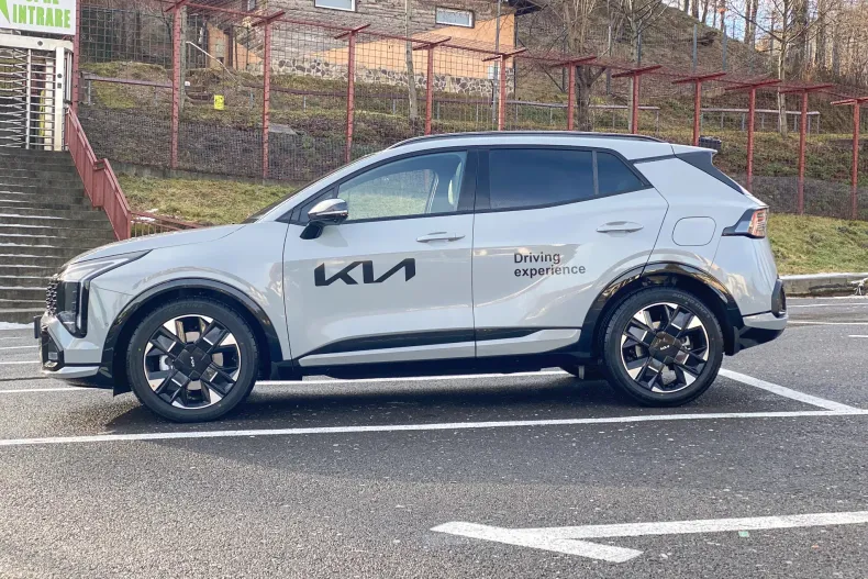 Kia Sportage din 2025 cu 6 km - oferta KIA179896 - foto 4