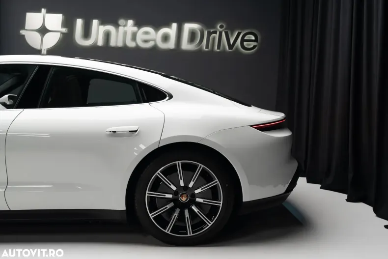 Porsche Taycan din 2020 cu 43 km - oferta POR179897 - foto 4