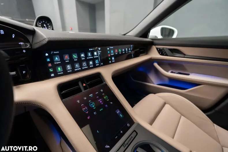 Porsche Taycan din 2020 cu 43 km - oferta POR179897 - foto 24