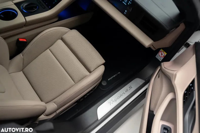 Porsche Taycan din 2020 cu 43 km - oferta POR179897 - foto 27