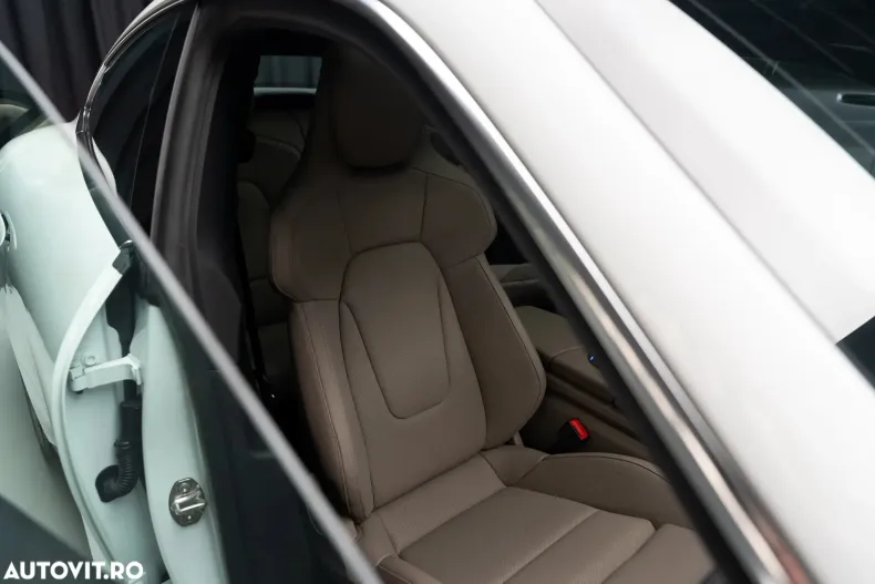 Porsche Taycan din 2020 cu 43 km - oferta POR179897 - foto 28