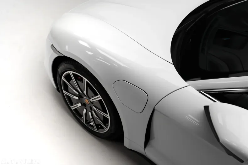 Porsche Taycan din 2020 cu 43 km - oferta POR179897 - foto 32