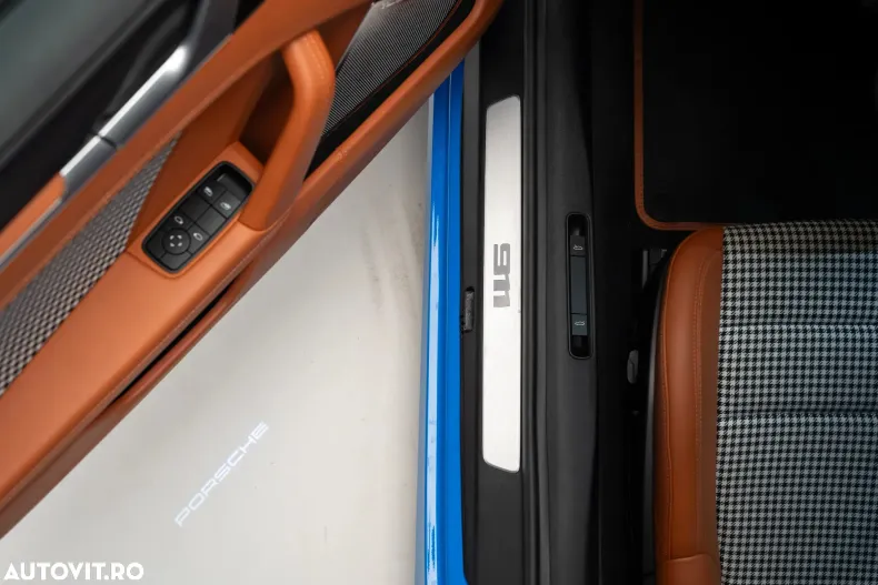 Porsche 911 din 2023 cu 8.800 km - oferta POR179898 - foto 33