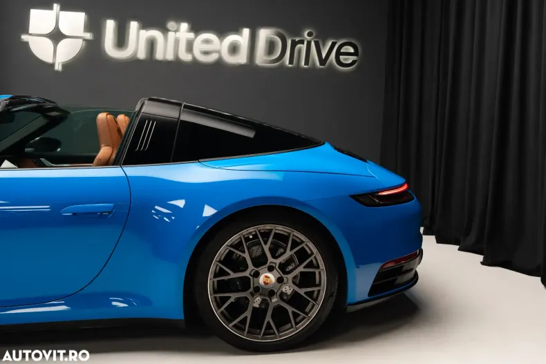 Porsche 911 din 2023 cu 8.800 km - oferta POR179898 - foto 40