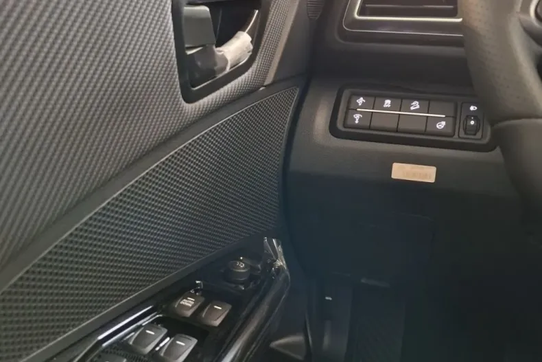 KG Mobility Tivoli din 2024 cu 10 km - oferta KGM179906 - foto 14