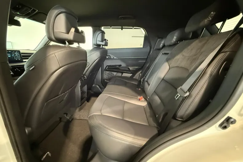 KG Mobility Actyon din 2025 cu 10 km - oferta KGM179907 - foto 33