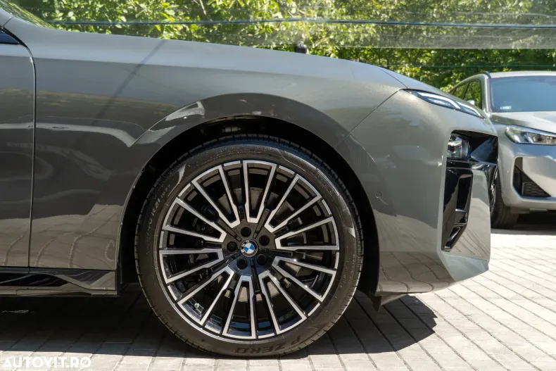 BMW Seria 7 din 2025 cu 11.200 km - oferta BMW179913 - foto 28