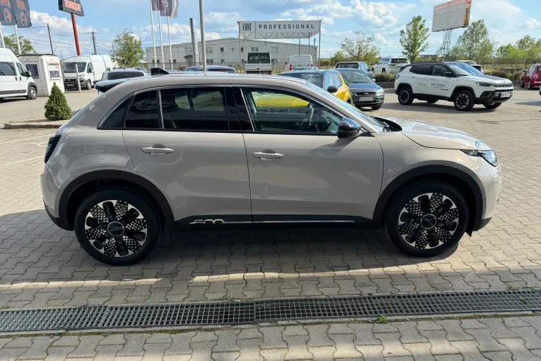 Fiat 600 din 2025 cu 1 km - oferta FIA179924 - foto 11