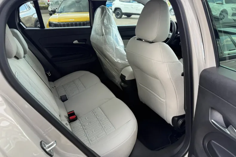 Fiat 600 din 2025 cu 1 km - oferta FIA179924 - foto 19