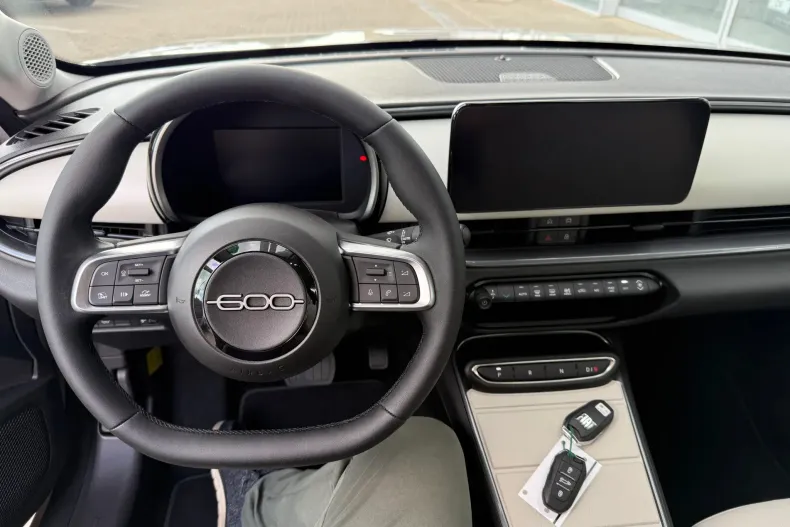 Fiat 600 din 2025 cu 1 km - oferta FIA179924 - foto 26