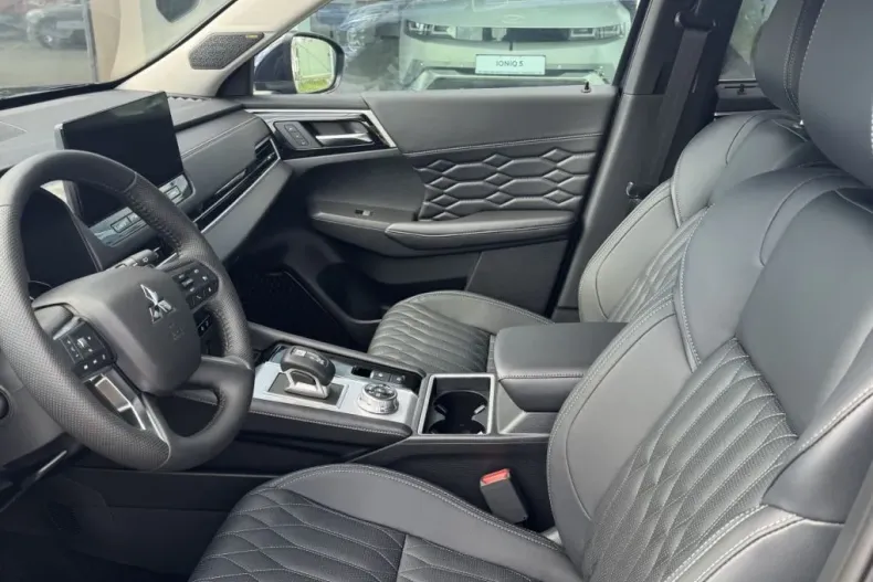 Mitsubishi Outlander din 2025 cu 1 km - oferta MIT179926 - foto 15