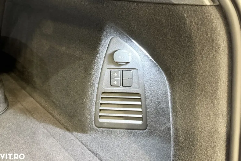 Volkswagen Touareg din 2021 cu 168.040 km - oferta VOL179953 - foto 38