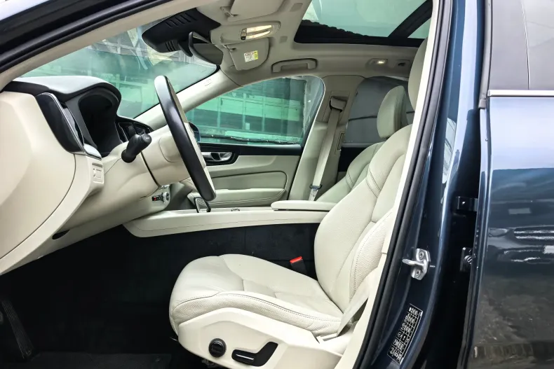 Volvo XC60 din 2021 cu 78.800 km - oferta VOL179956 - foto 6