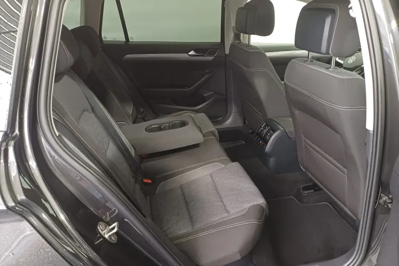 Volkswagen Passat din 2022 cu 131.541 km - oferta VOL179977 - foto 32