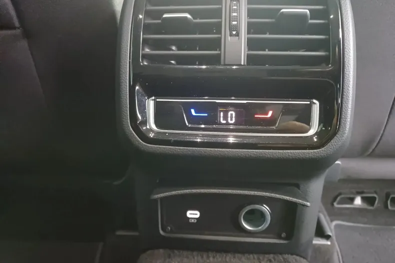 Volkswagen Passat din 2022 cu 131.541 km - oferta VOL179977 - foto 33