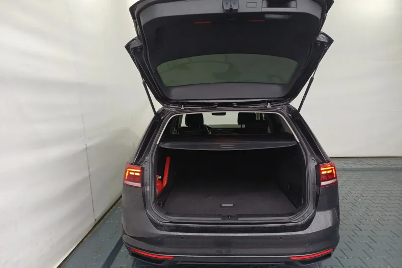 Volkswagen Passat din 2022 cu 131.541 km - oferta VOL179977 - foto 35