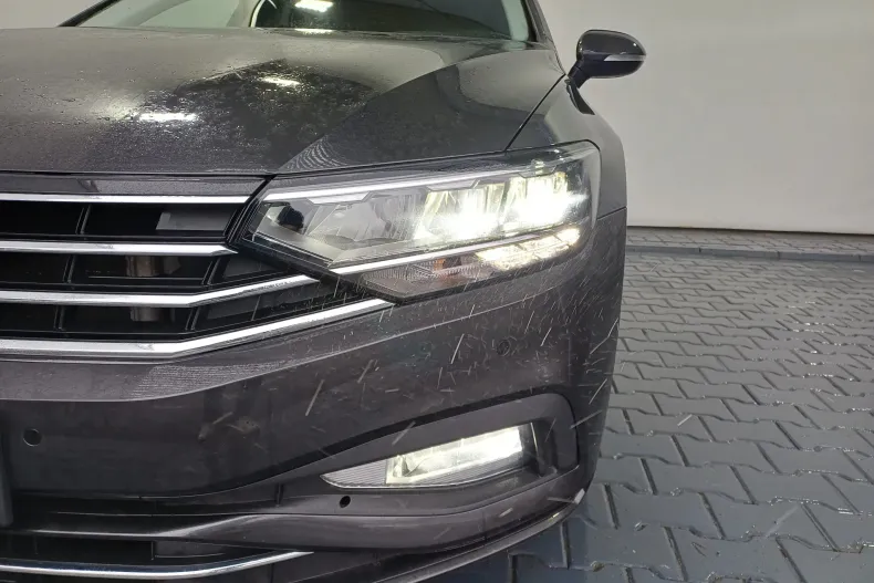 Volkswagen Passat din 2022 cu 131.541 km - oferta VOL179977 - foto 38