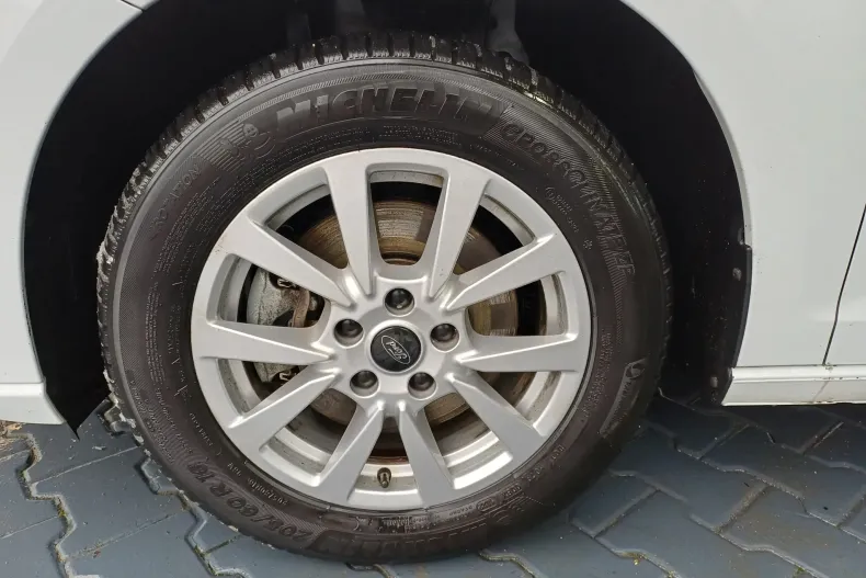 Ford Tourneo Connect din 2023 cu 22.907 km - oferta FOR179979 - foto 4