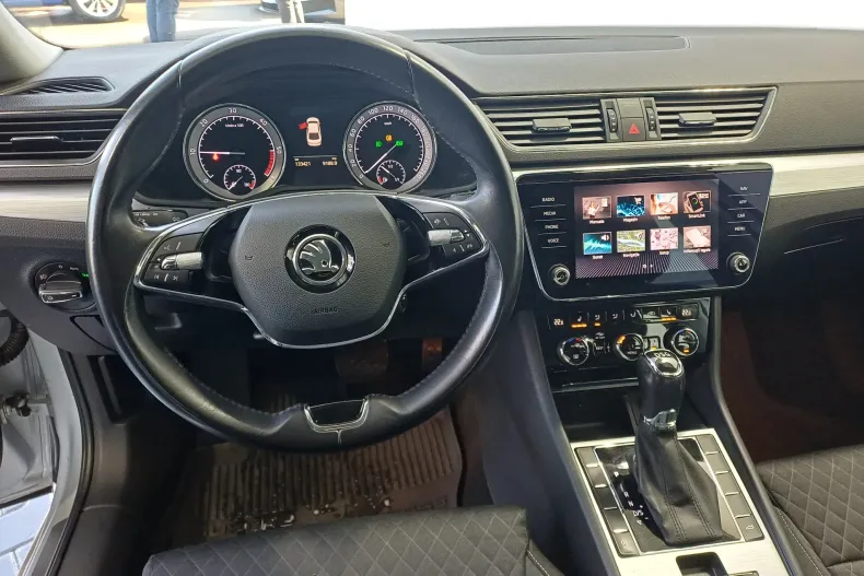 Skoda Superb din 2020 cu 133.420 km - oferta SKO179982 - foto 6