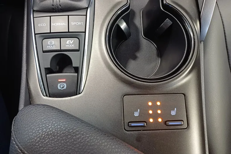 Toyota Camry din 2022 cu 23.879 km - oferta TOY179984 - foto 19