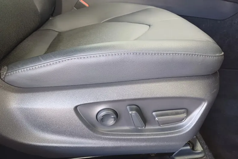 Toyota Camry din 2022 cu 23.879 km - oferta TOY179984 - foto 23