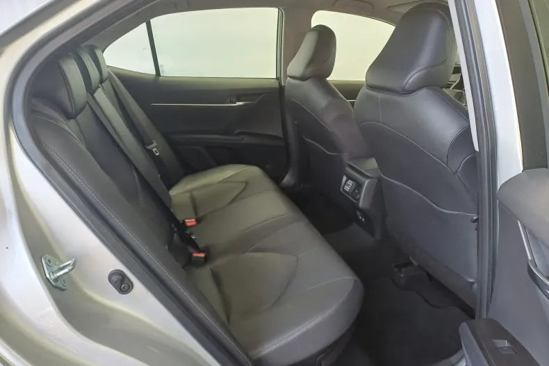 Toyota Camry din 2022 cu 23.879 km - oferta TOY179984 - foto 24