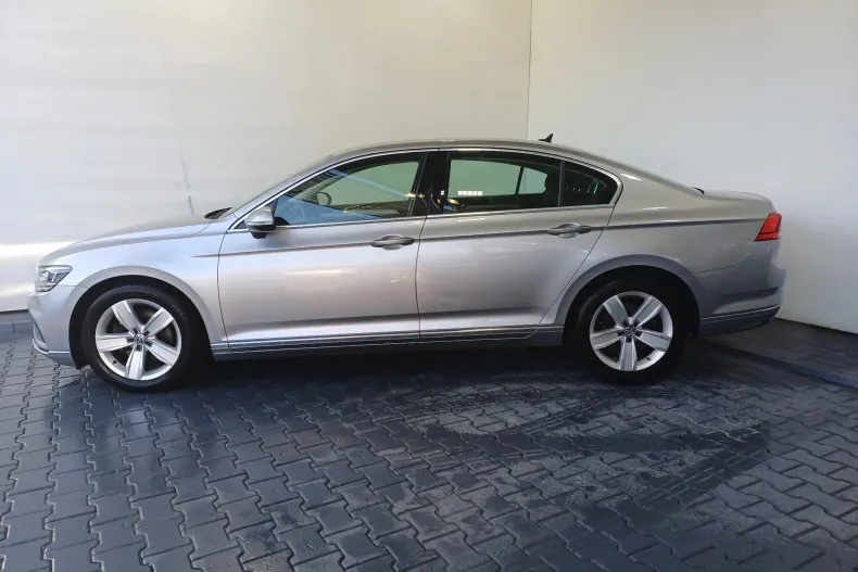 Volkswagen Passat din 2020 cu 130.010 km - oferta VOL179985 - foto 2