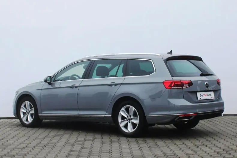 Volkswagen Passat din 2023 cu 127.764 km - oferta VOL179986 - foto 3