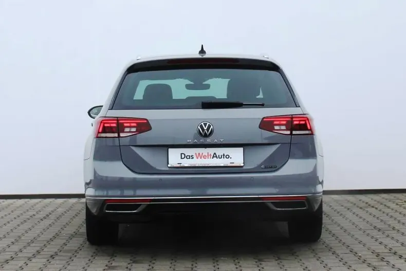 Volkswagen Passat din 2023 cu 127.764 km - oferta VOL179986 - foto 4