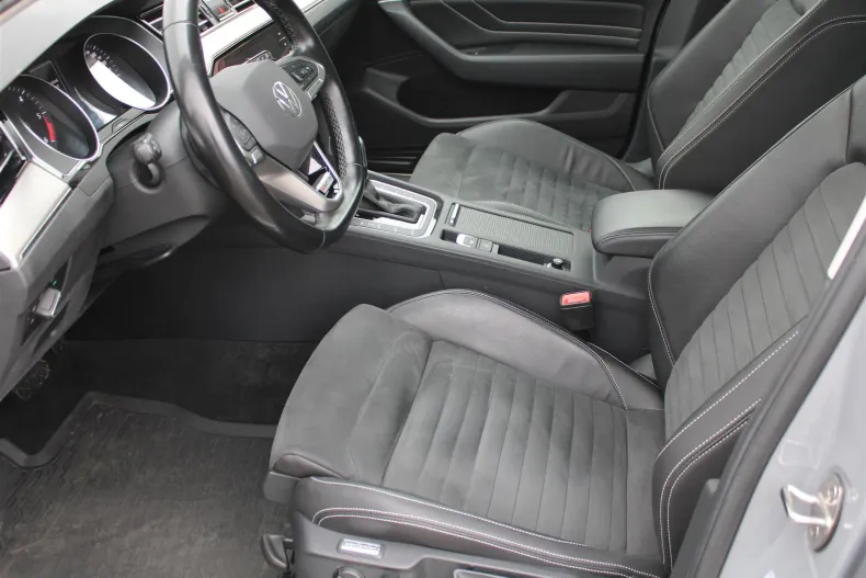 Volkswagen Passat din 2023 cu 127.764 km - oferta VOL179986 - foto 10