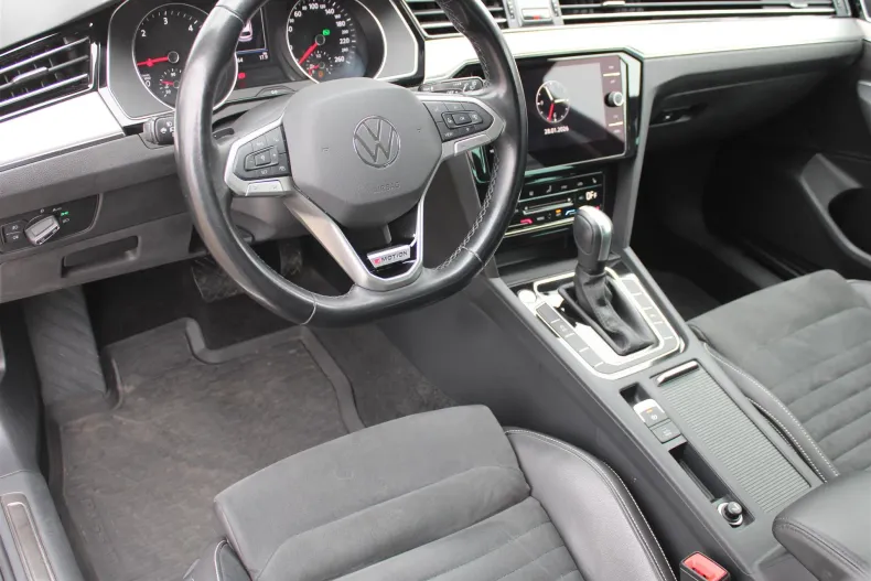 Volkswagen Passat din 2023 cu 127.764 km - oferta VOL179986 - foto 11