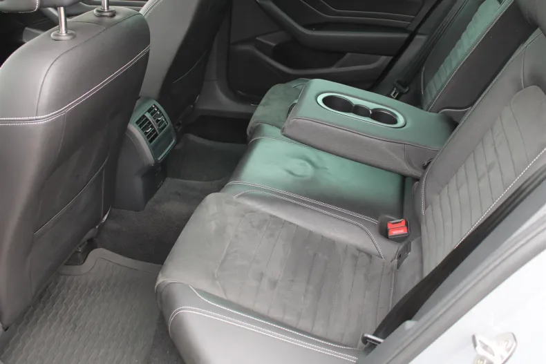 Volkswagen Passat din 2023 cu 127.764 km - oferta VOL179986 - foto 12