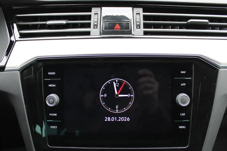 Volkswagen Passat din 2023 cu 127.764 km - oferta VOL179986 - foto 18